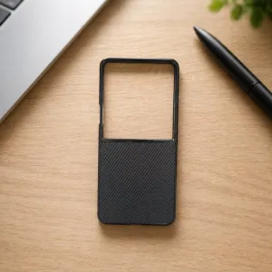 Futrola Carbon Man za Samsung Galaxy Z Flip 7 crna